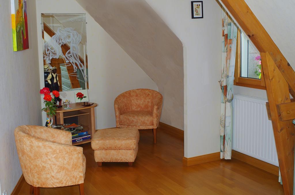 Chambre D'Hotes Miraflores Malestroit エクステリア 写真